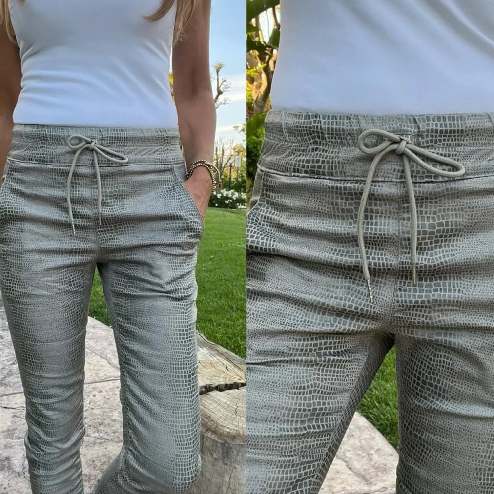 Bevy Flog Shely Green/Grey Snake Pants